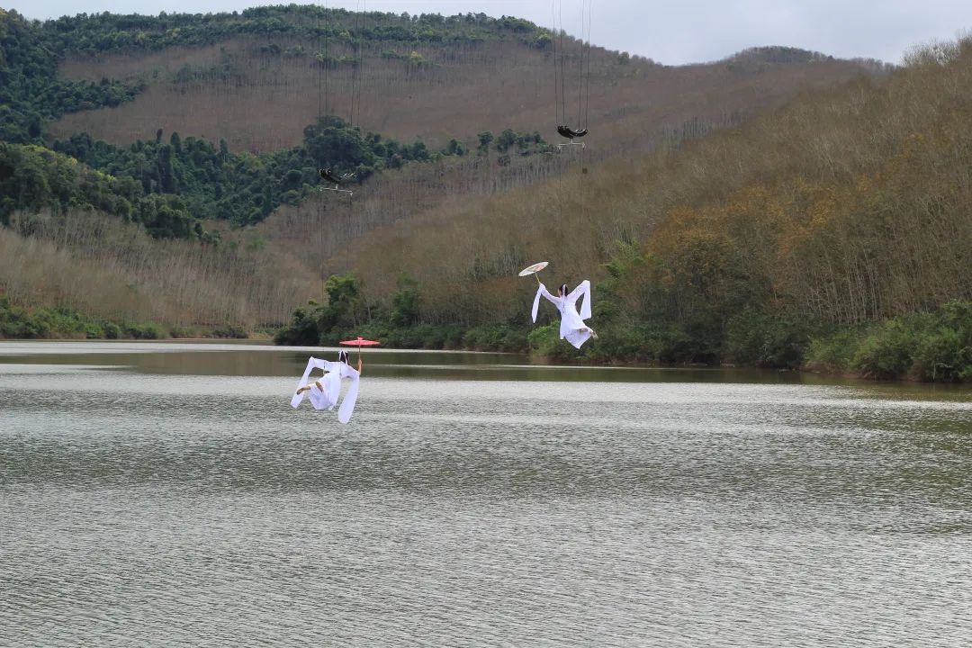吊威亞